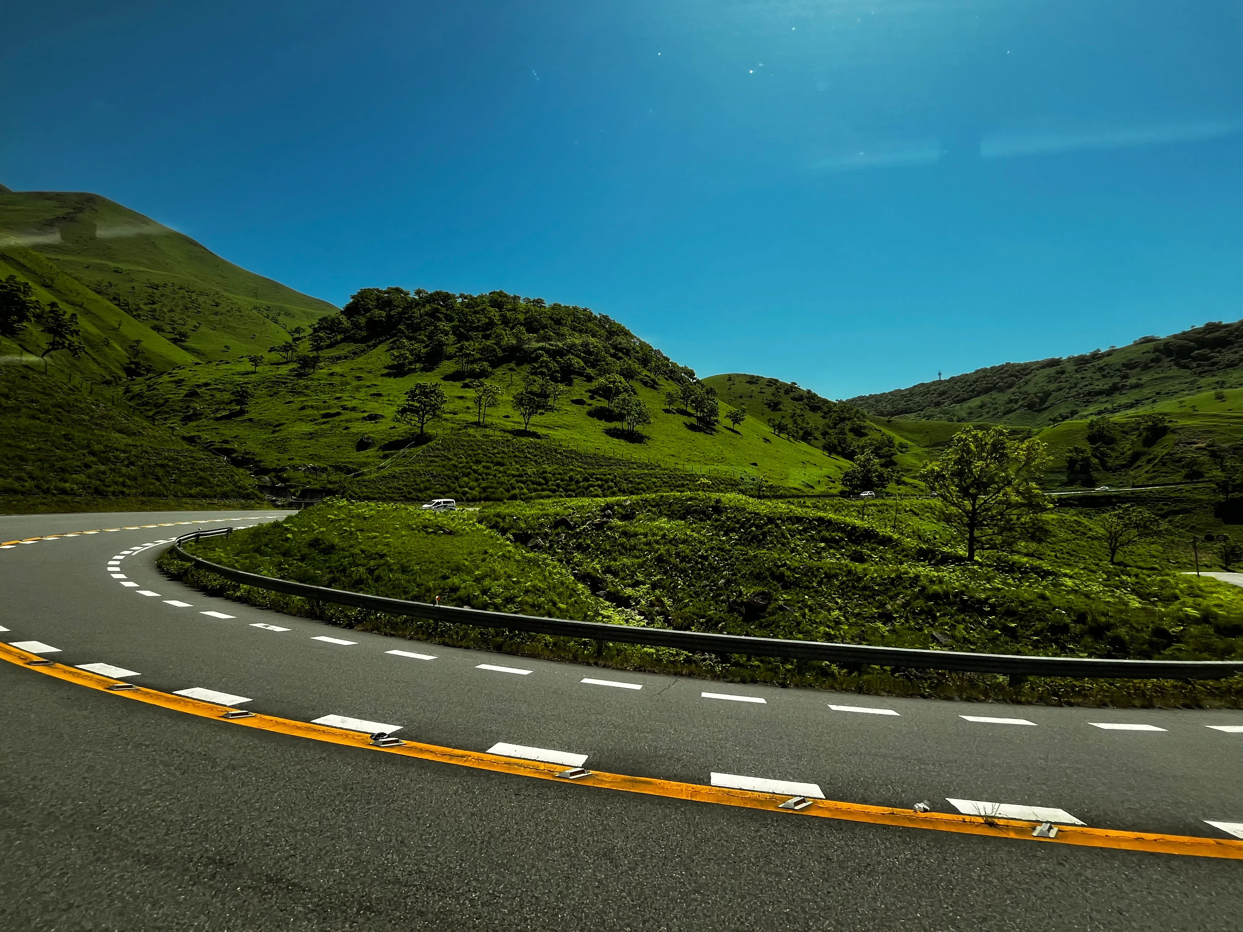 36 bus road view