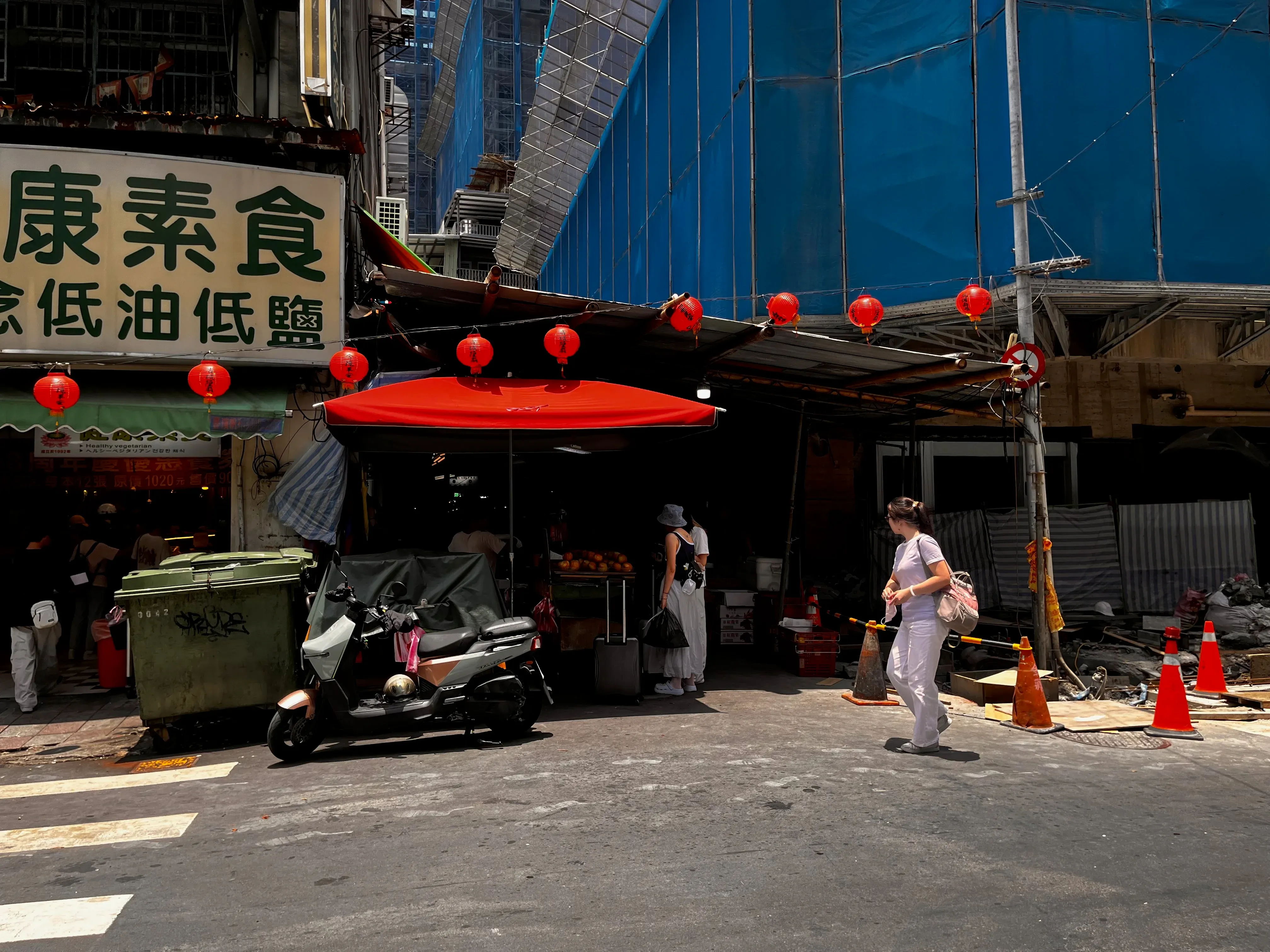 Guo-Zi-Li Fruit Stand