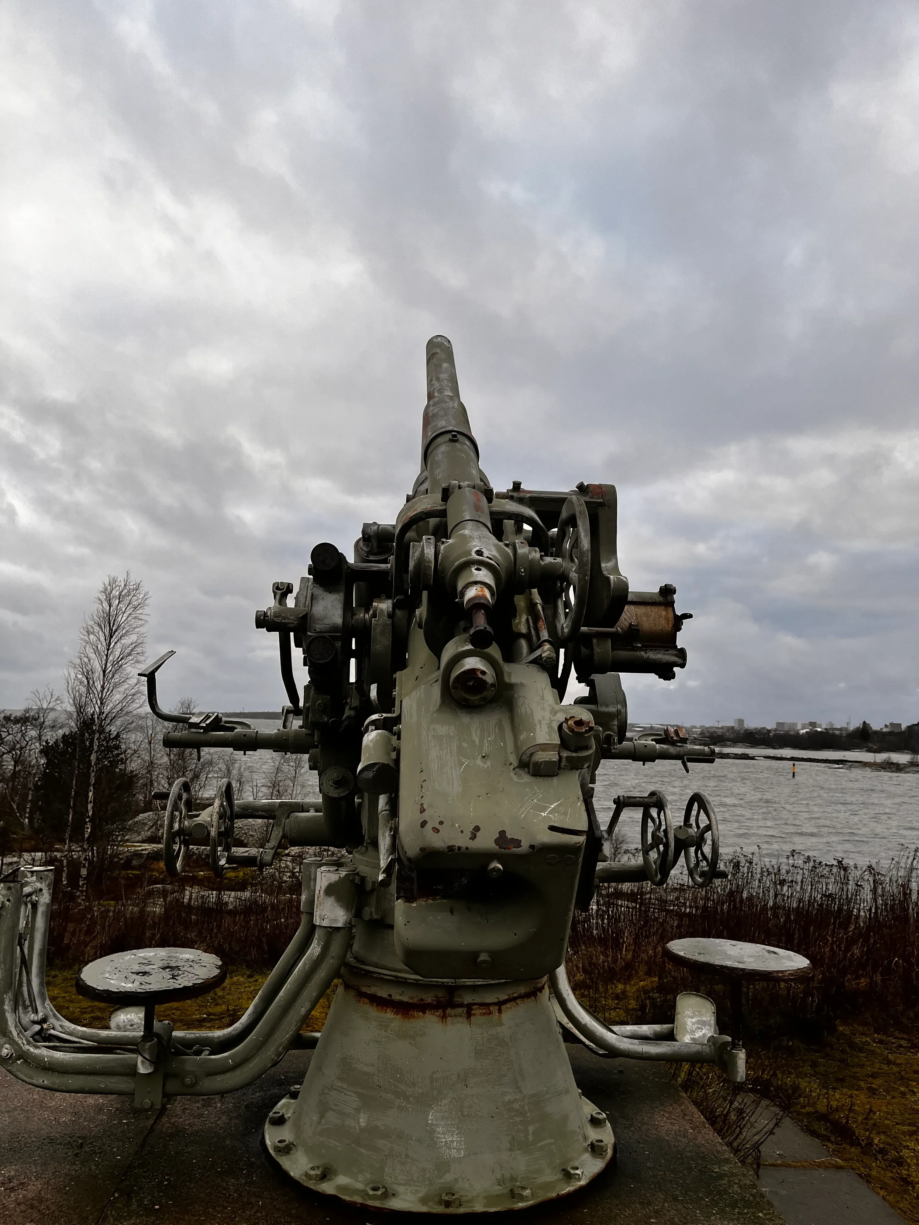 Anti-aircraft gun