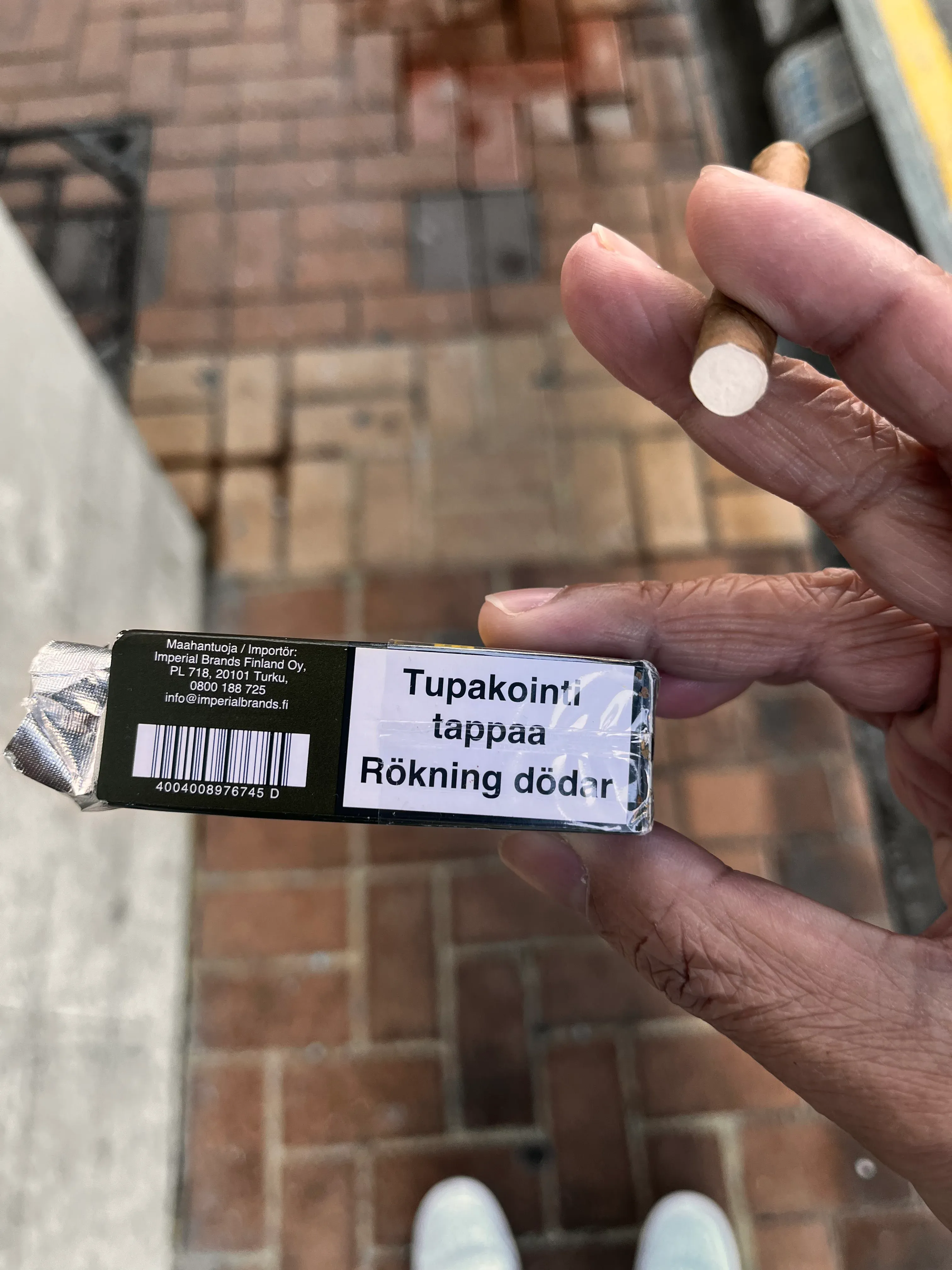 Cigarette